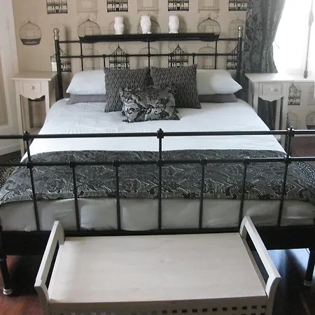 Le Petit Cochon D' Hotes Bed & Breakfast