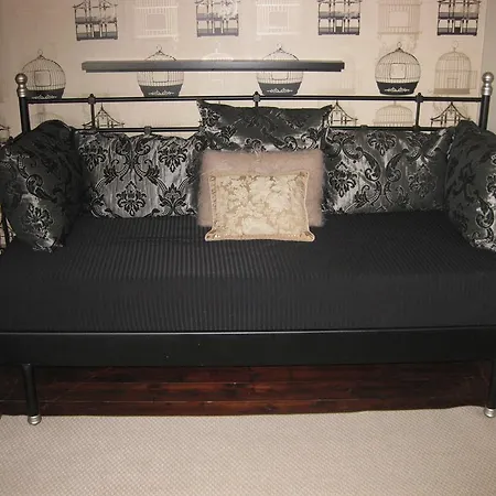 Le Petit Cochon D' Hotes